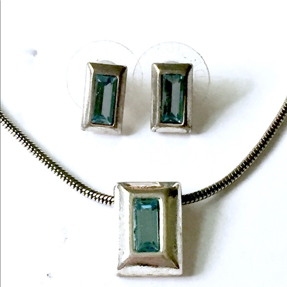 Premier Designs Jewelry - PREMIER DESIGNS Blue Topaz Necklace Earrings SET Premier Designs Jewelry - PREMIER DESIGNS Blue Topaz Necklace Earrings SET